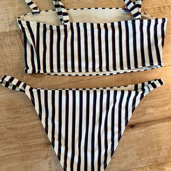 LA Hearts Small top / Medium bottom striped cosmo bikini EUC White Blue Maroon - Picture 3 of 3